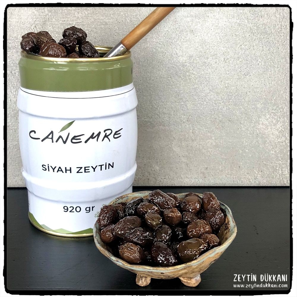 Kurutma Selesi Siyah Gemlik Tipi Zeytin 920 g Teneke Kutu